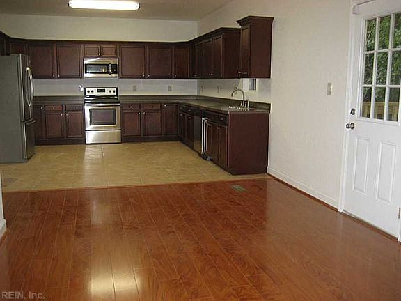 3rd image of 2539 Hale St