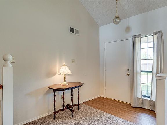 4th image of 2204 Bershire Dr