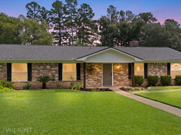 2202 Wainwright Ct, Longview, TX 75605