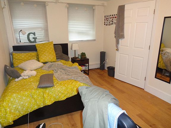 3rd image of 504 Park Dr APT 1