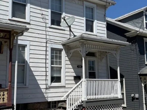 438 Mulberry St, Newport, PA 17074