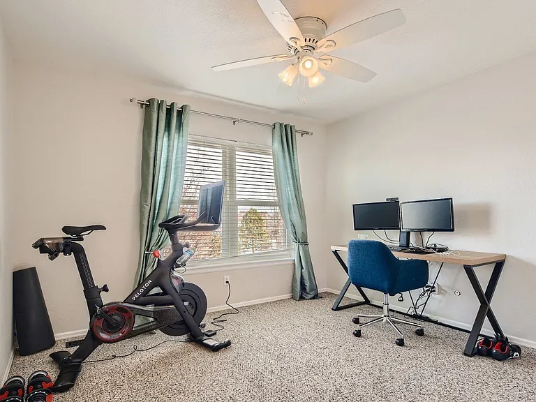 9805 Cypress Point Cir — Photo 27