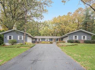 7551 Candlewood Dr SE, Grand Rapids, MI 49546