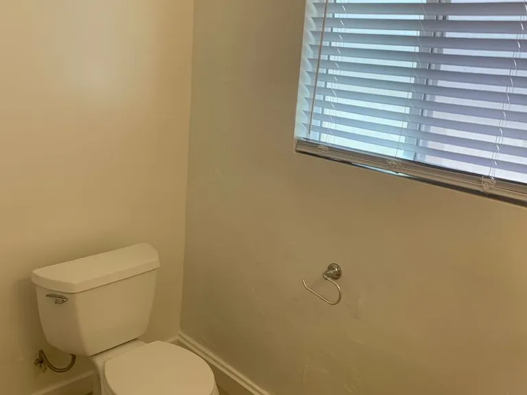 124 Chester Ave — Photo 11