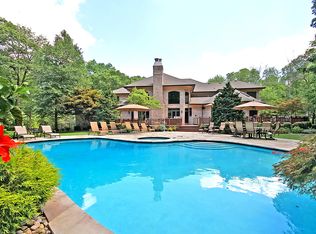 22 Heath Dr, Bridgewater, NJ 08807