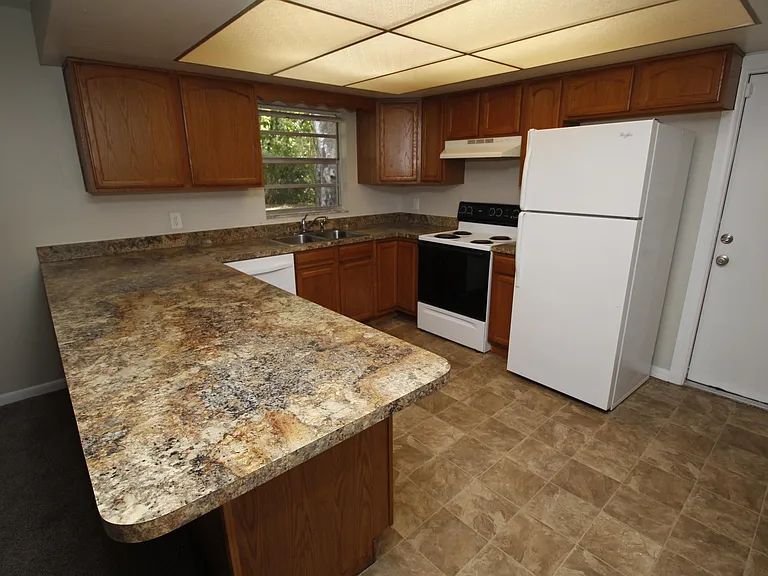 2195 Corey Rd — Photo 4
