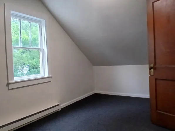 23 Coal St #2, Middleport, PA 17953