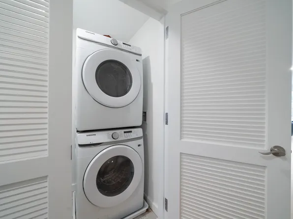 417 Jackson St APT 3, Hoboken, NJ 07030