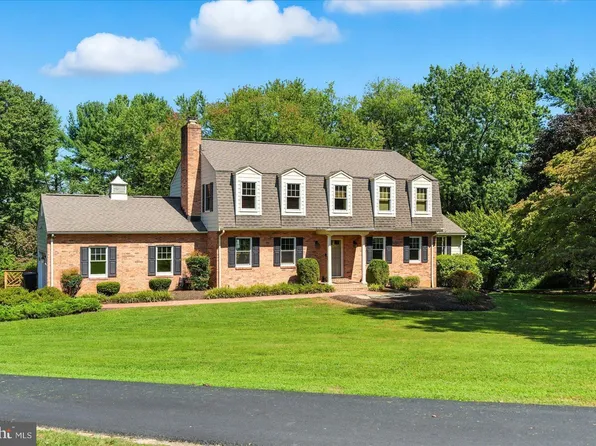 37 Glenbrook Dr, Phoenix, MD 21131