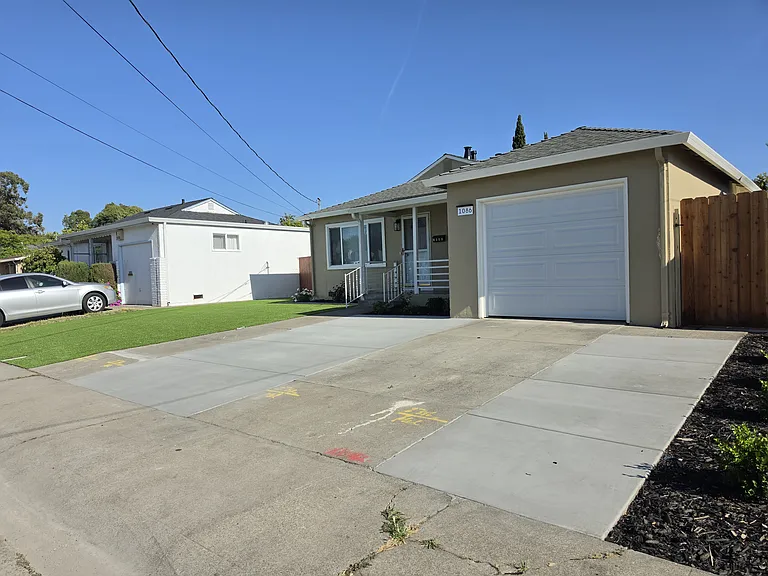 1086 Mersey Ave — Photo 3