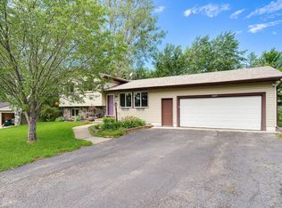 2667 Granite Avenue Cir N, Oakdale, MN 55128