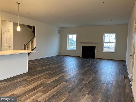 5th image of 301 Breeding Blvd