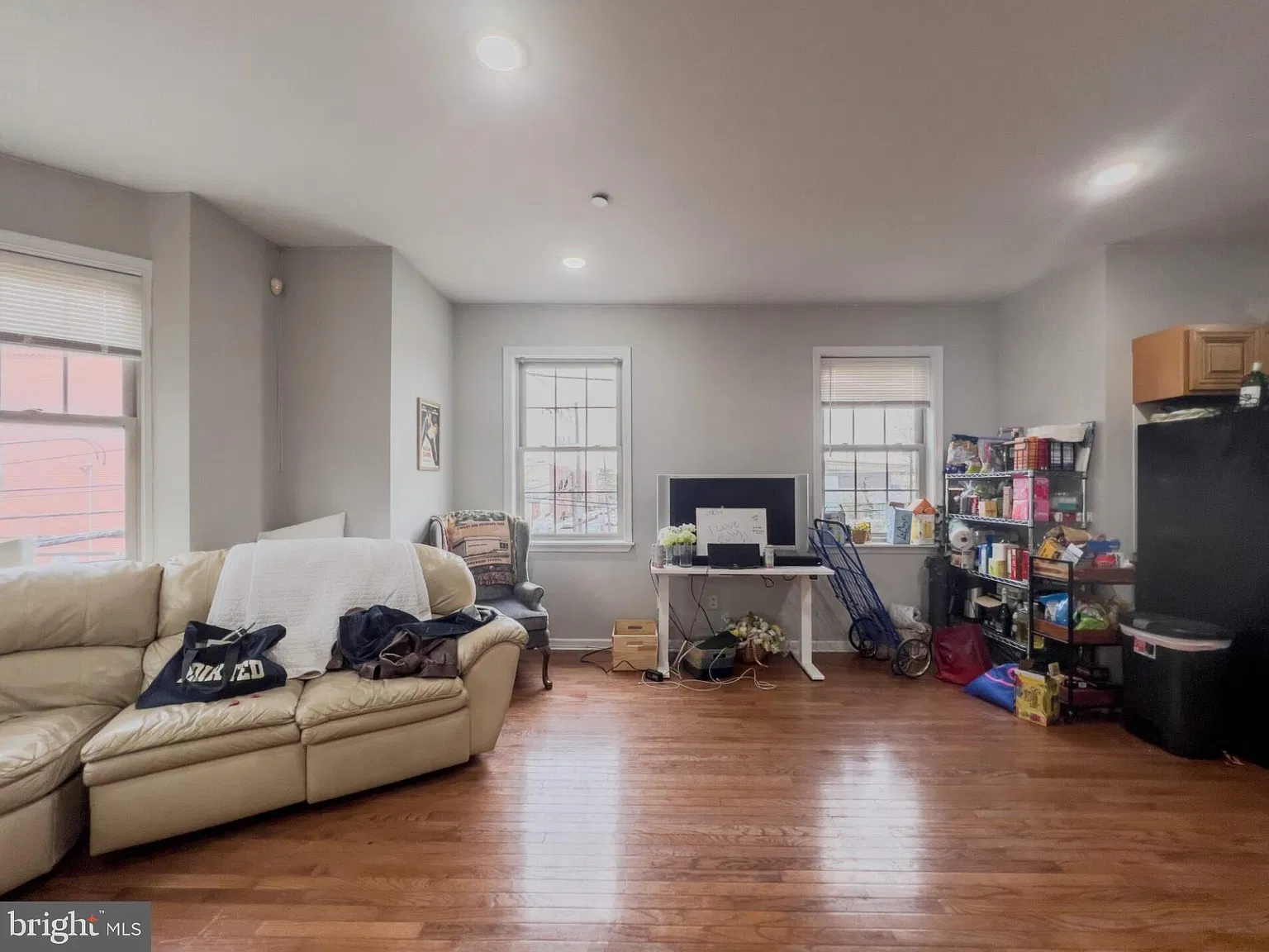 4 bed, 4.5 bath, 3595 sqft, $3,200 — Photo 4