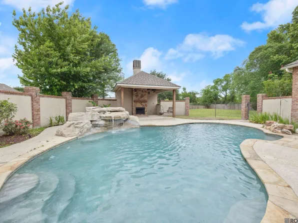 4279 Cypress Pointe Dr, Zachary, LA 70791