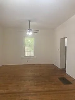 5 bed, 2.0 bath, 1952 sqft, $5,200 — Photo 2