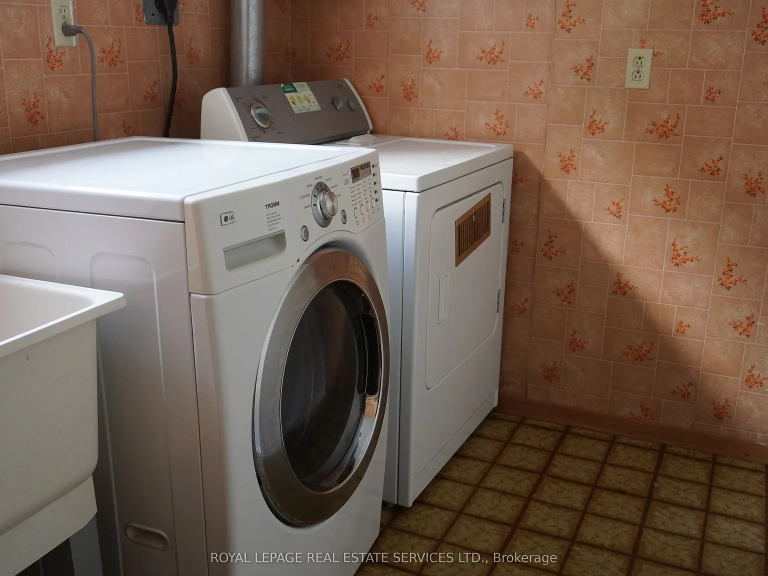 2 bed, $1,600 — Photo 4