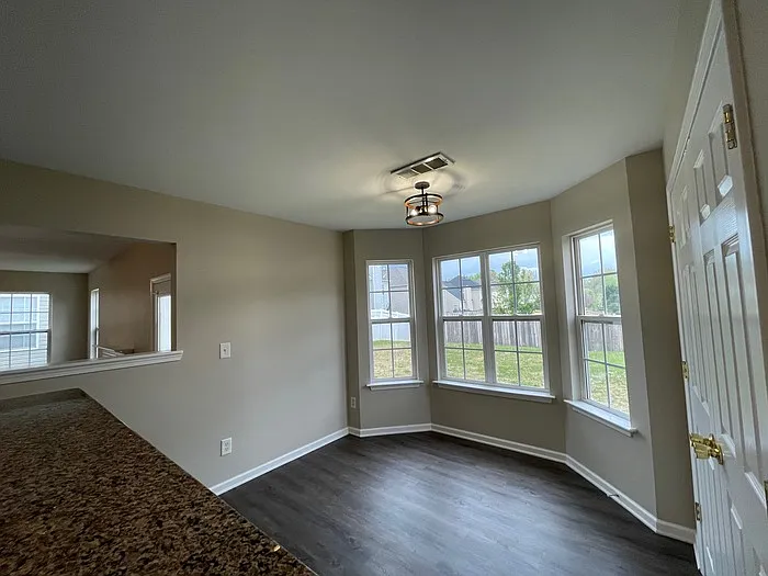 3635 Pauline Ln — Photo 6