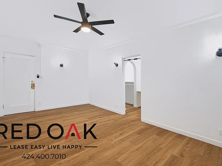 660 S Cochran Ave #103 — Photo 3