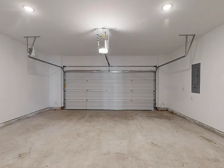 4325 Oliver Dr — Photo 4