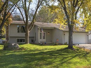 9883 Balmoral Ln, Eden Prairie, MN 55347