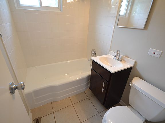 4th image of 1520 W Lillian Ave