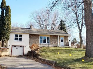 1954 Prosperity Rd, Saint Paul, MN 55109