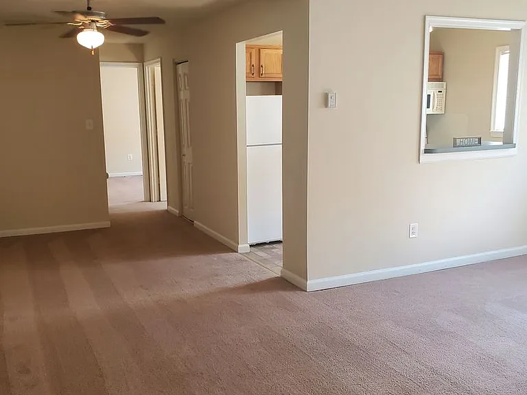 HOLLY GARDEN APARTMENTS — Photo 21