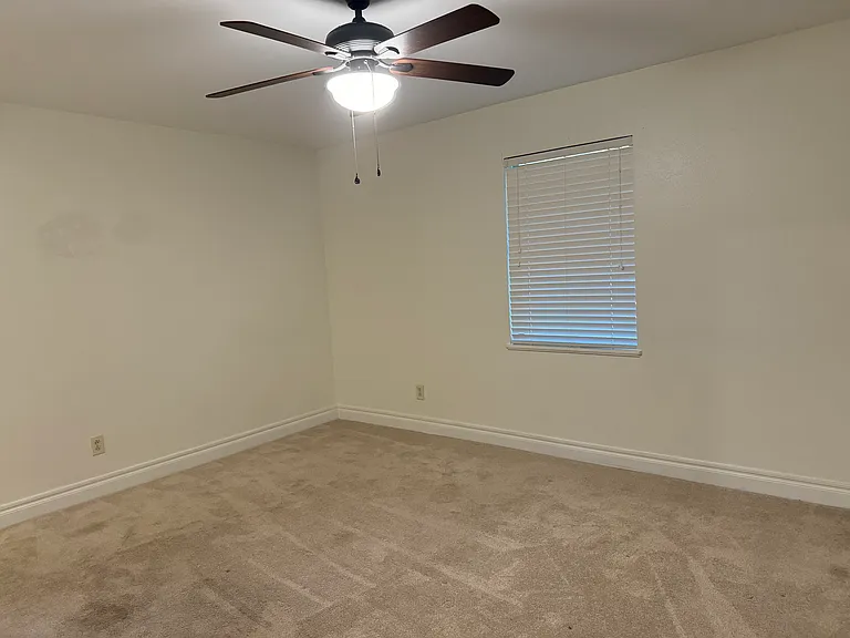 1302 Blueridge Pkwy — Photo 28