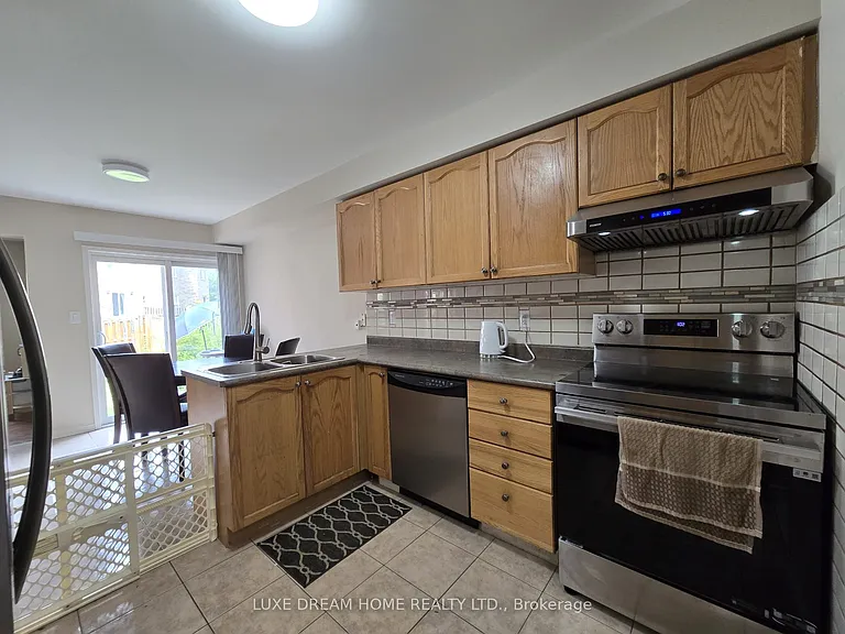 423 Huntington Ridge Dr — Photo 7