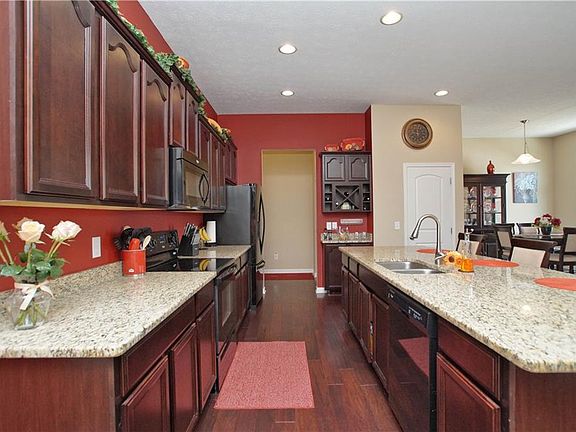 5th image of 28975 S Village Ln