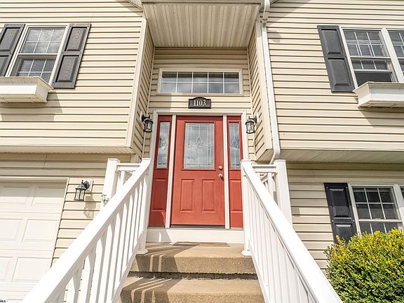 2nd image of 1103 Bailey Cir