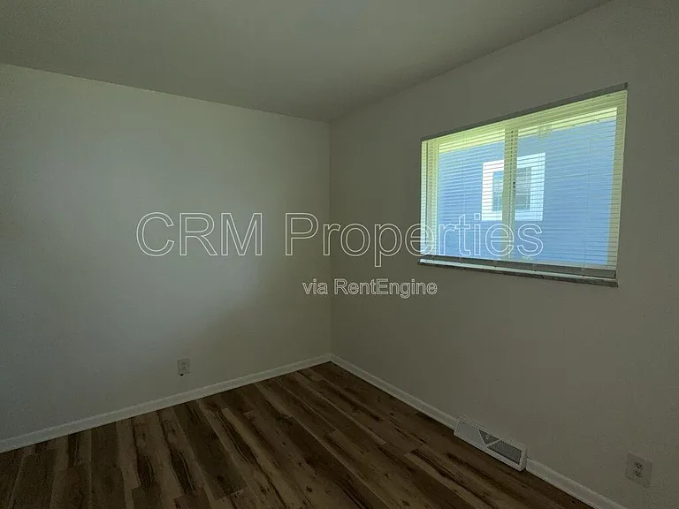 3542 Graceland Ave — Photo 17