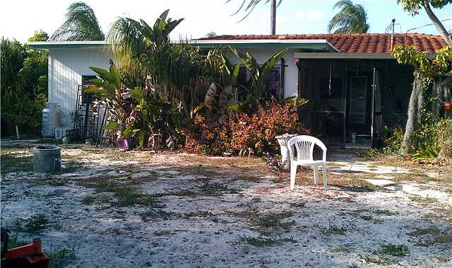2nd image of 460 NW 10th St