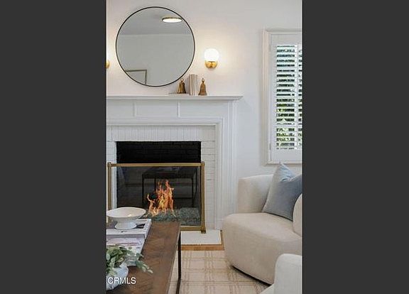 4th image of 15 Oak Knoll Gardens Dr