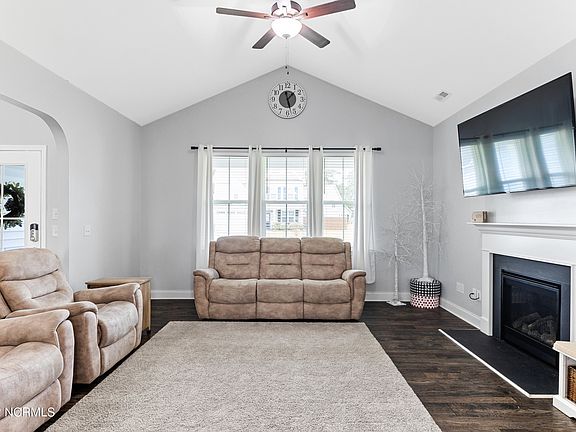 3rd image of 5606 Connifer Ct