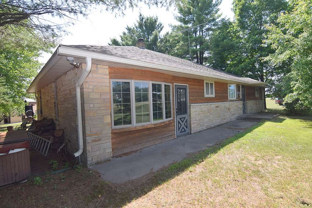 W9072 Cloverleaf Lake Rd, Clintonville, WI 54929 | Zillow