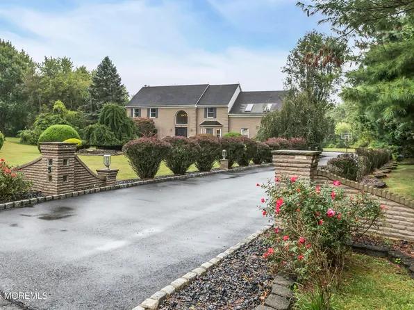 5 Queen Court, Manalapan, NJ 07726