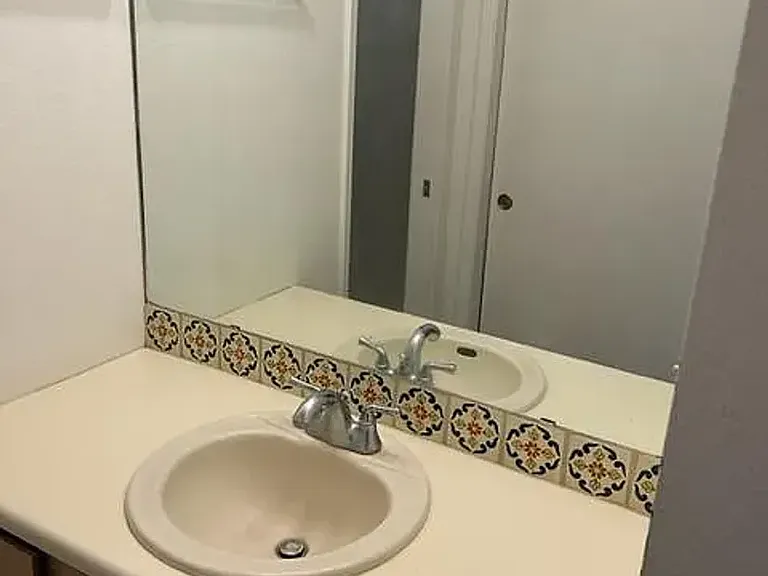 1300 Iris St #203 — Photo 6
