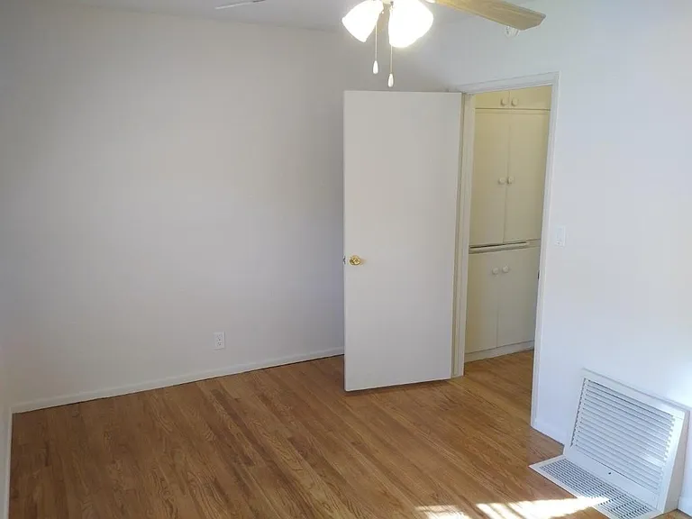 842 Sunset Blvd #4 — Photo 9