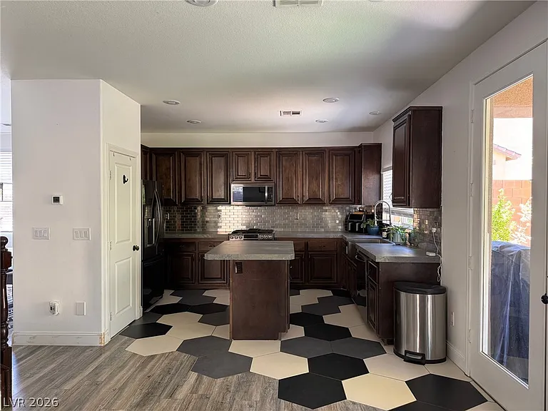5525 Mesquite Creek St — Photo 3