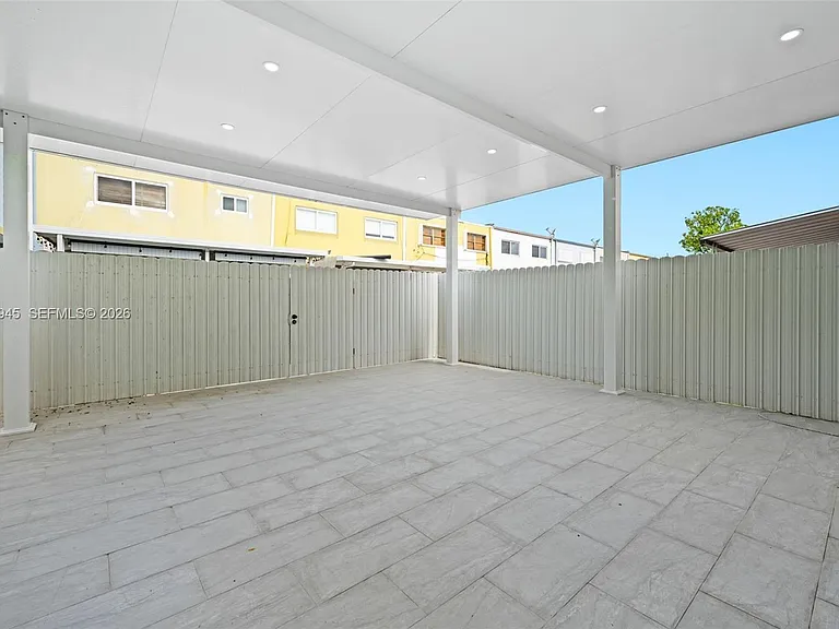 6832 W 2nd Ct — Photo 24