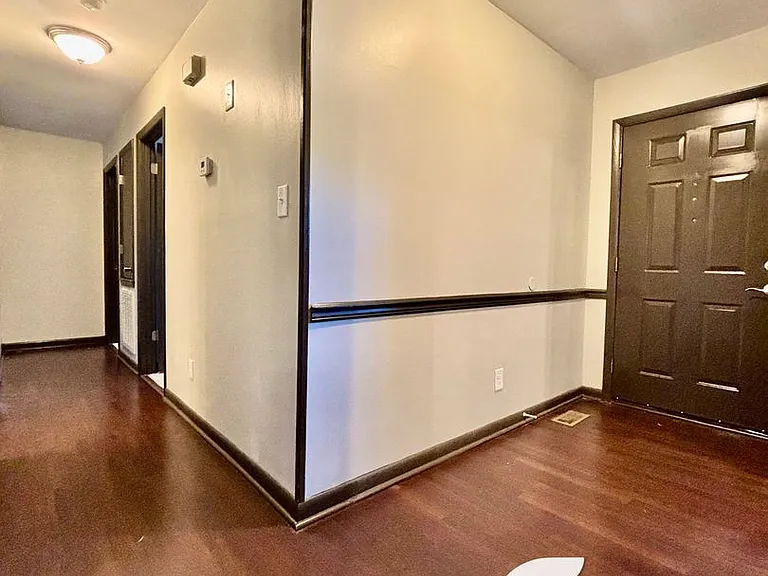 6727 Vaughn Rd — Photo 11
