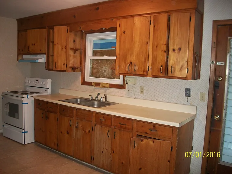 2851 Wells Dr — Photo 6