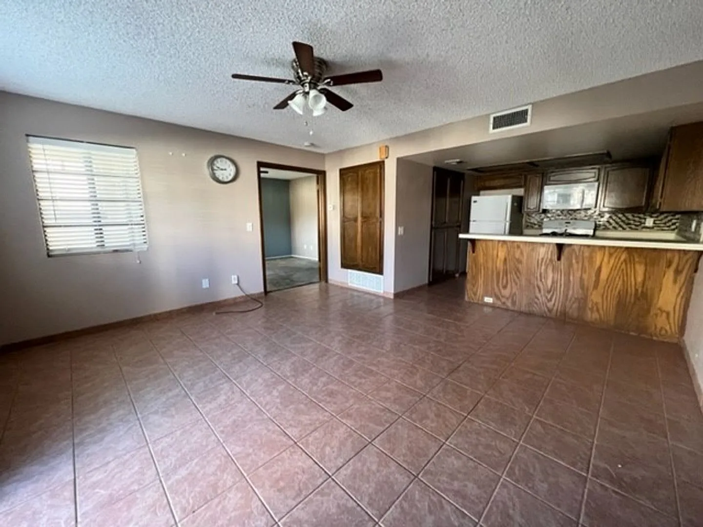 1 Br Condo on lower level! Gated community — Photo 4