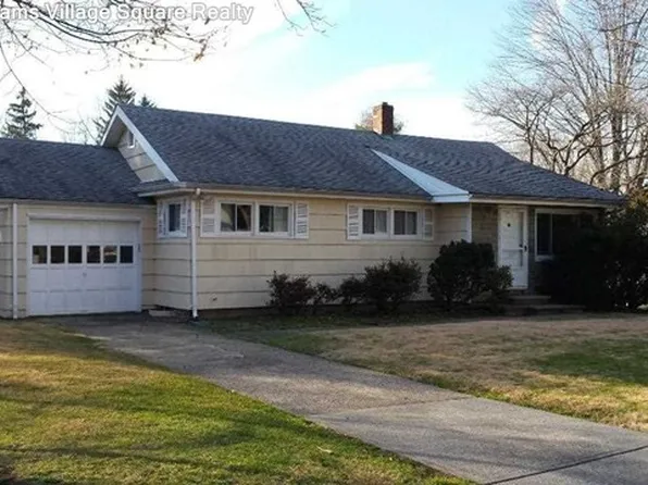 20 Pitcairn Ave, Ho Ho Kus, NJ 07423