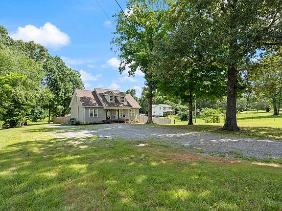 5th image of 1099 Old County House Rd