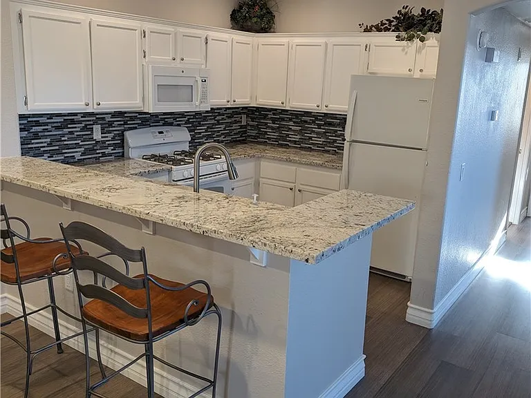 1830 N Buffalo Dr #2015 — Photo 3