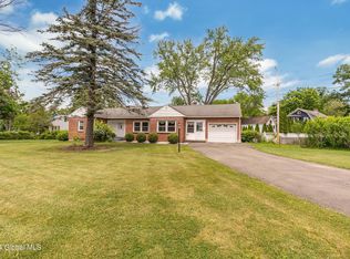 19 Groesbeck Pl, Delmar, NY 12054