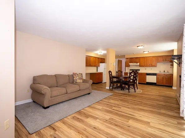 10-10 Hulbert Rd #B, Worcester, MA 01603