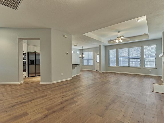 5th image of 78 Douvaine Ct